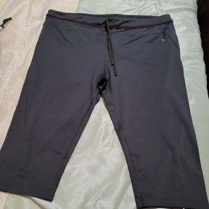 DANSKIN GRAY/BURGANDY 2xG knee length joggers